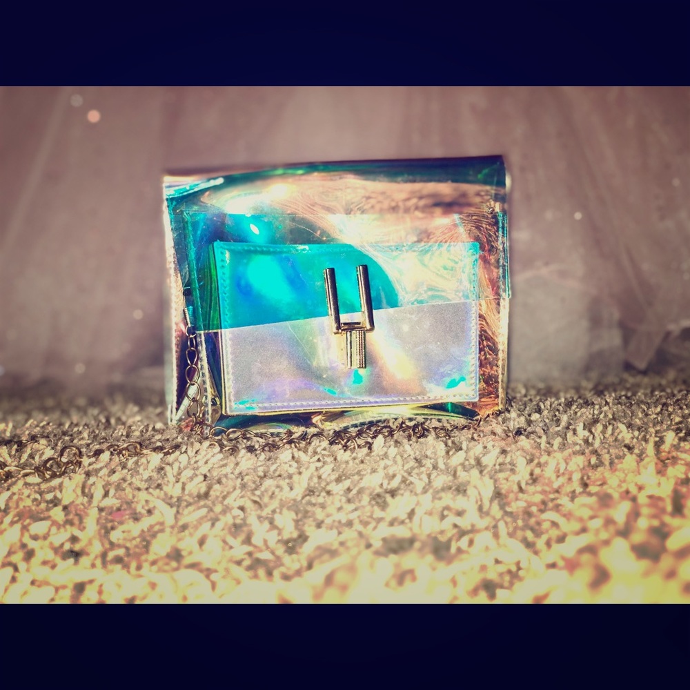 Holographic clutch purse